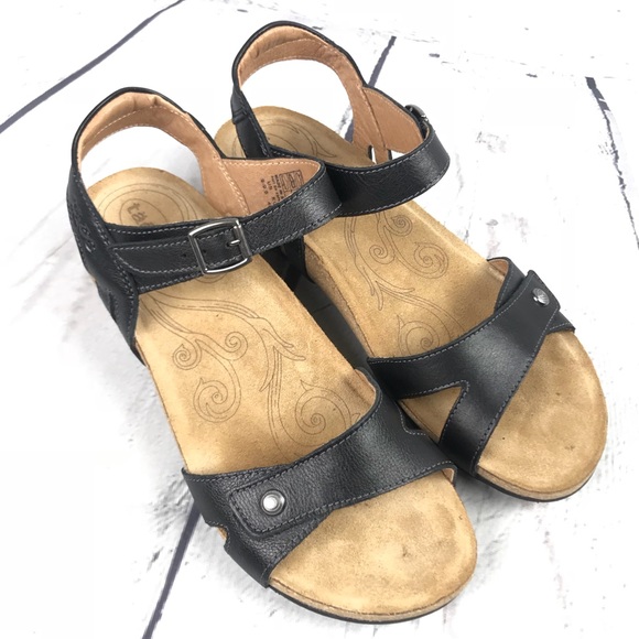 taos sadie sandal